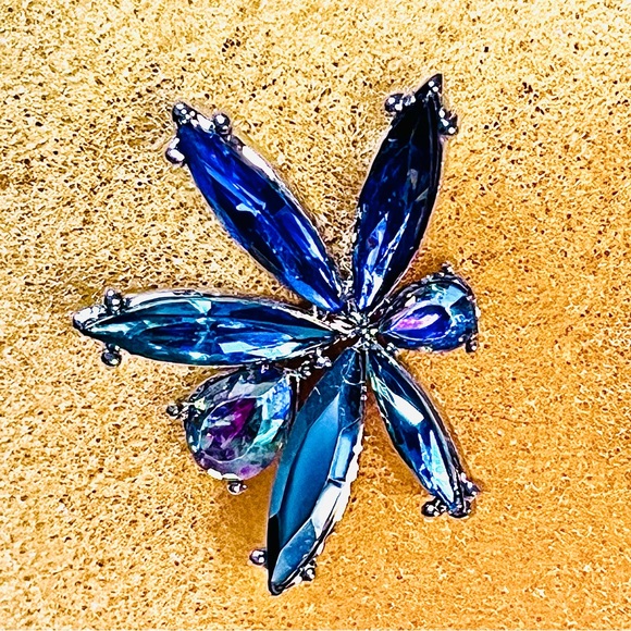 Stunning dark blue cut glass statement necklace and earrings - Picture 3 of 5